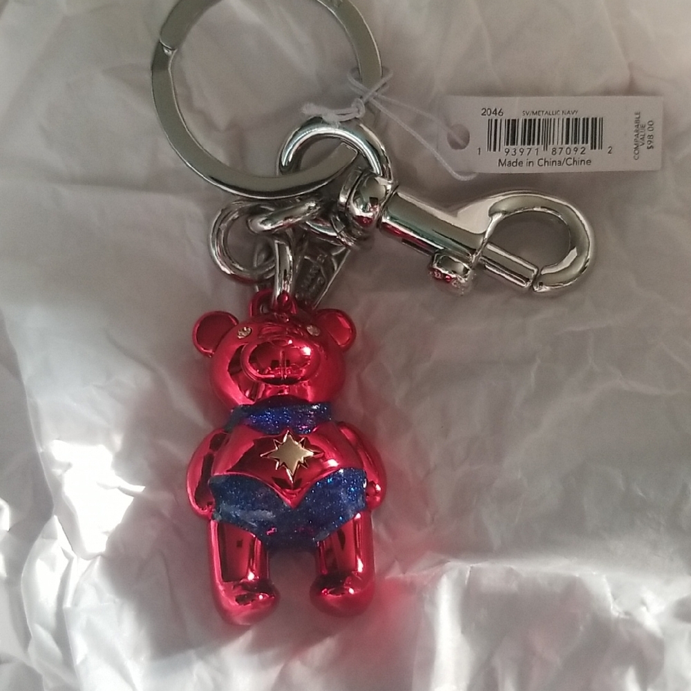 🦸🏼‍♀️Coachs MARVEL Carol Danvers Silver Tag Keychain NWT RETIRED🦸🏿‍♀️
